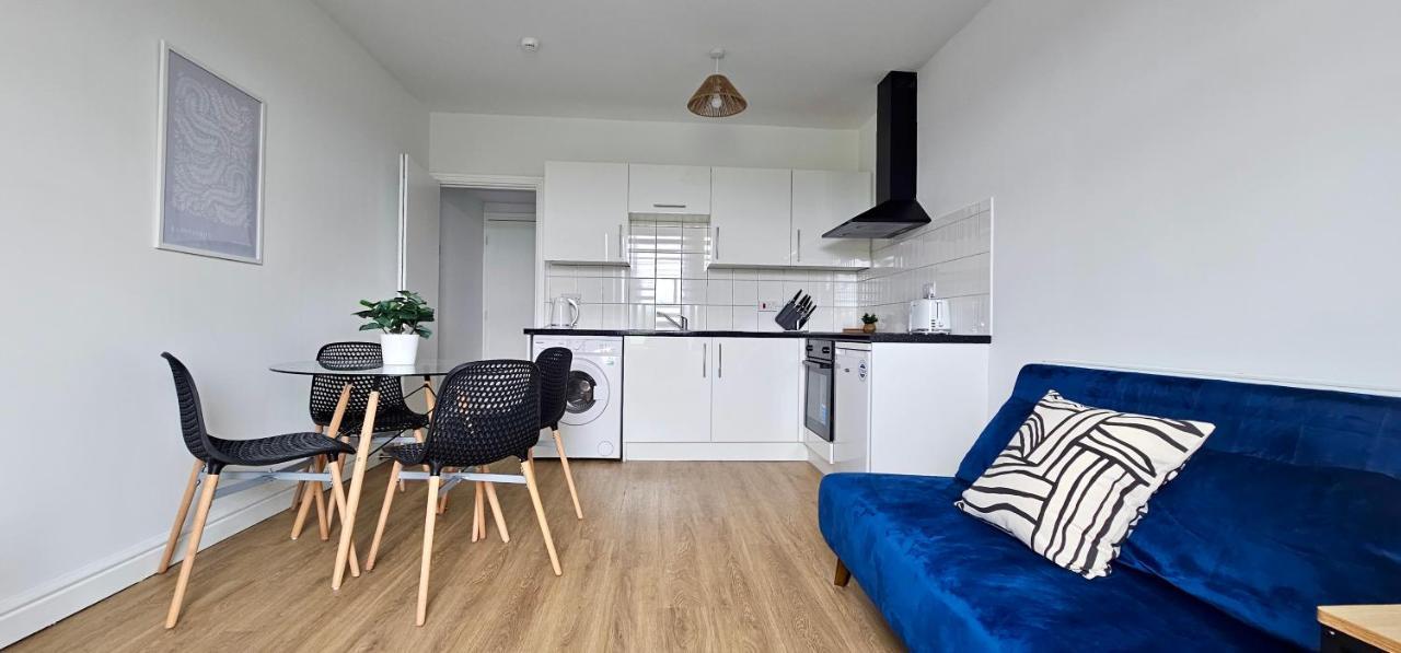 Harlequin Apartments By Switchback Stays Cardiff Exterior photo