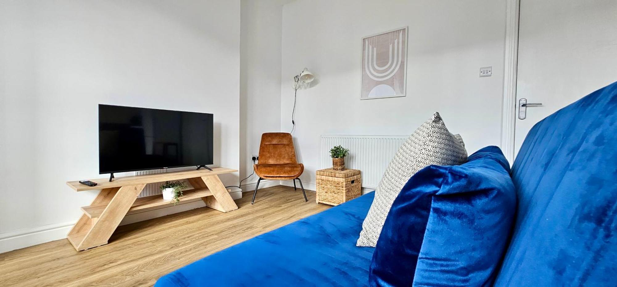 Harlequin Apartments By Switchback Stays Cardiff Room photo