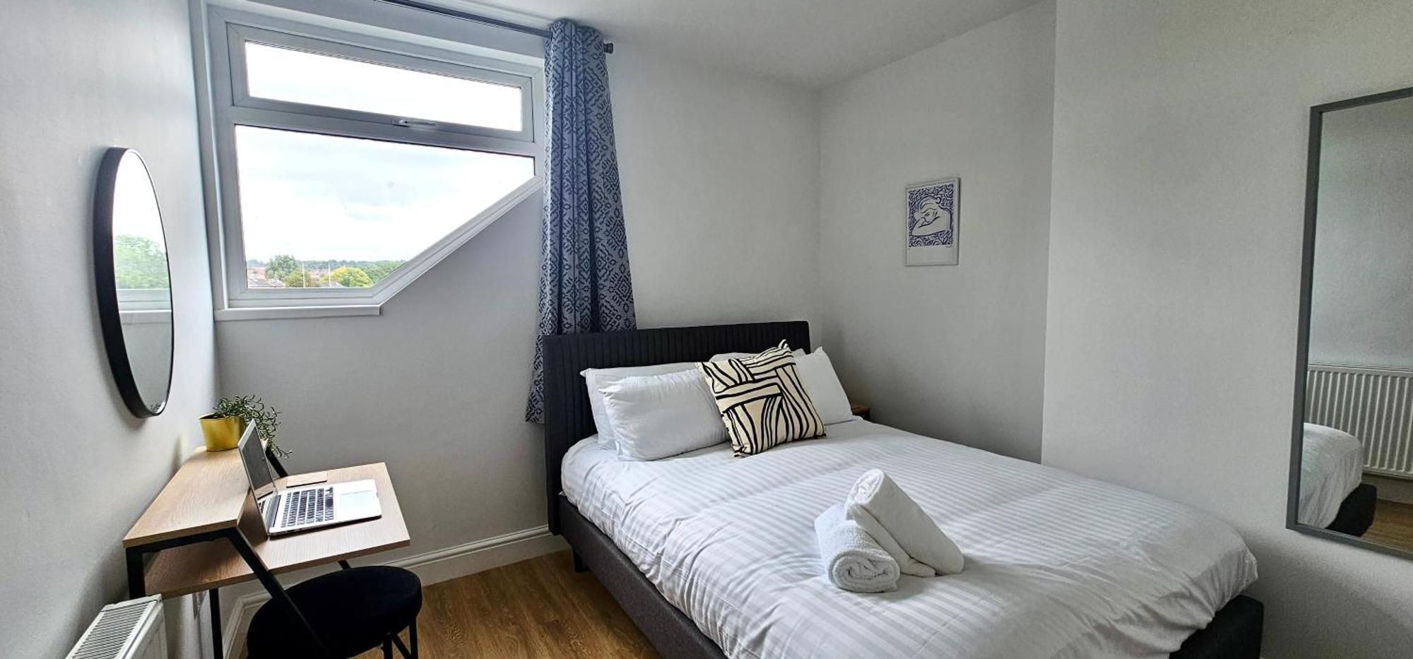 Harlequin Apartments By Switchback Stays Cardiff Room photo